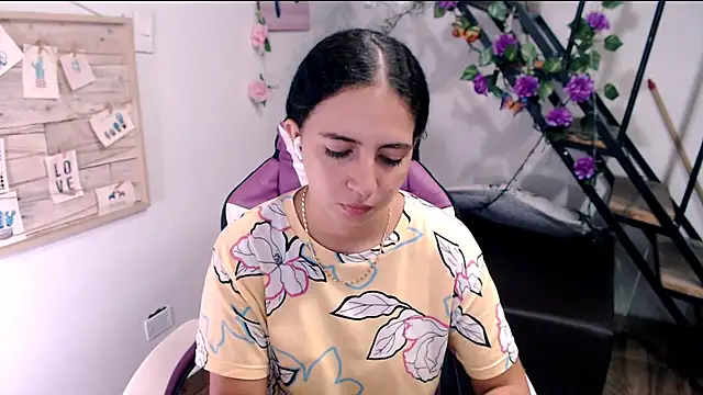 samantha baby  online show from June 2, 5:15 pm