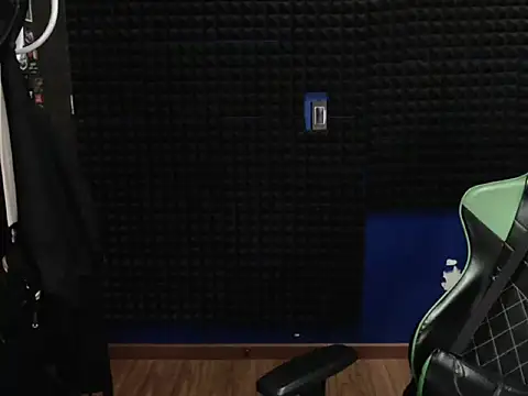 Snapshot of Curly_Angel24 chatting on February 4, 3:34 am Curly Angel24 online show from February 4, 3:34 am