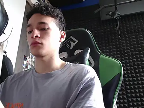 Snapshot of Curly_Angel24 chatting on February 19, 2:57 pm Curly Angel24 online show from February 19, 2:57 pm