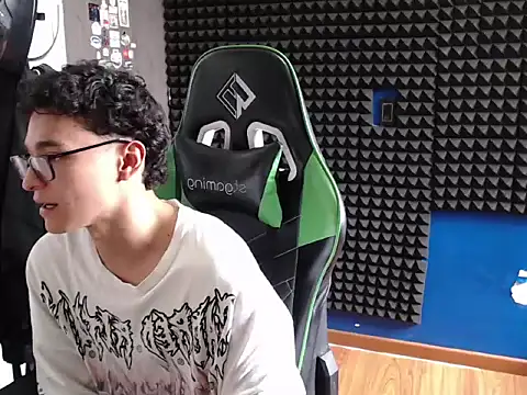 Snapshot of Curly_Angel24 chatting on April 2, 5:10 pm Curly Angel24 online show from April 2, 5:10 pm