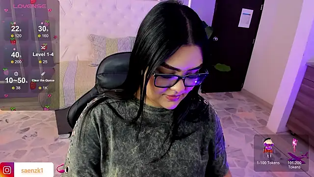 martinasaez online show from February 9, 8:13 pm