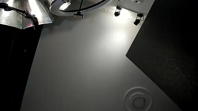 Apotheosis01 online show from December 11, 9:30 am