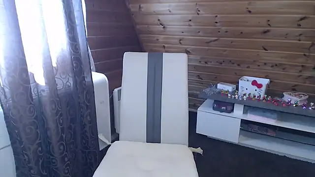 Snapshot of LaMadrina006 chatting on February 13, 9:16 am LaMadrina006 online show from February 13, 9:16 am