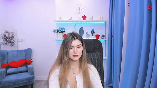 AnneTLi online show from February 28, 3:18 am