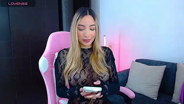 im grecia online show from February 4, 9:31 pm