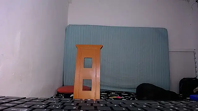 yselahot online show from October 28, 6:10 pm