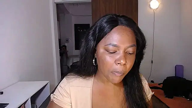 yselahot online show from March 12, 3:18 pm