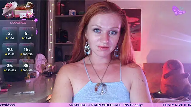 Snapshot of Cassie_Wild chatting on June 24, 12:59 pm Cassie Wild online show from June 24, 12:59 pm