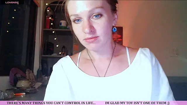 Snapshot of Cassie_Wild chatting on July 16, 1:28 pm Cassie Wild online show from July 16, 1:28 pm