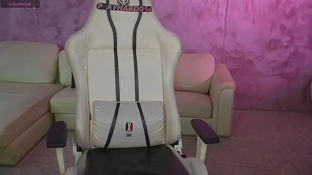 Jasmine Flow online show from April 18, 7:23 am