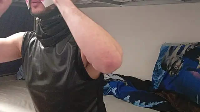 Snapshot of WichyHOT_Latex chatting on February 1, 3:05 am WichyHOT Latex online show from February 1, 3:05 am