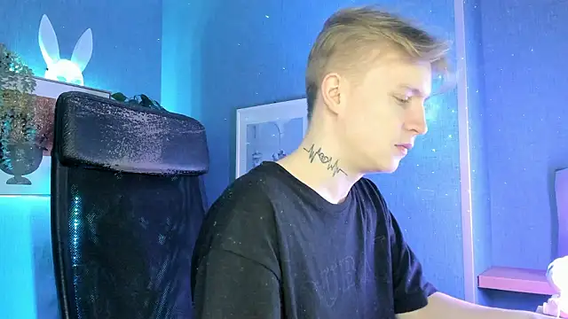 AlexxSweet online show from March 13, 7:04 am