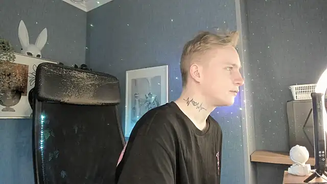 AlexxSweet online show from April 3, 4:54 am