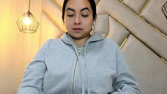 Snapshot of nalalye_cruzz_ chatting on February 14, 8:42 am nalalye cruzz online show from February 14, 8:42 am