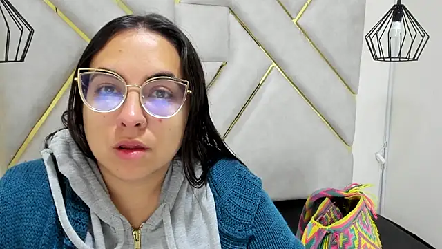 Snapshot of nalalye_cruzz_ chatting on March 1, 2:59 am nalalye cruzz online show from March 1, 2:59 am