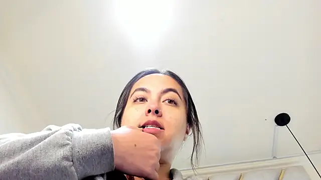 Snapshot of nalalye_cruzz_ chatting on March 16, 2:43 am nalalye cruzz online show from March 16, 2:43 am