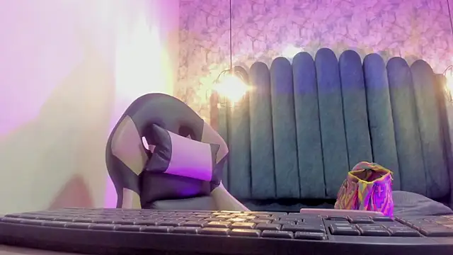 Snapshot of nalalye_cruzz_ chatting on September 9, 3:17 am nalalye cruzz online show from September 9, 3:17 am