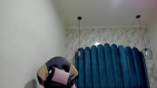 Snapshot of nalalye_cruzz_ chatting on September 13, 3:06 am nalalye cruzz online show from September 13, 3:06 am