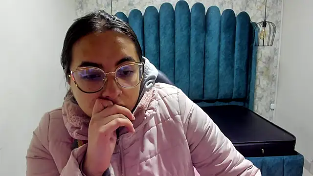 Snapshot of nalalye_cruzz_ chatting on September 19, 2:24 am nalalye cruzz online show from September 19, 2:24 am