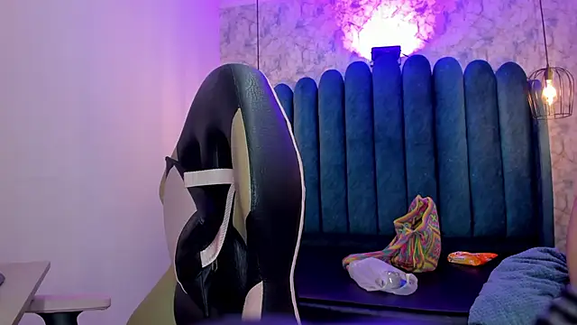 Snapshot of nalalye_cruzz_ chatting on October 23, 3:06 am nalalye cruzz online show from October 23, 3:06 am