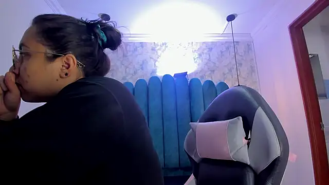 Snapshot of nalalye_cruzz_ chatting on December 21, 2:41 am nalalye cruzz online show from December 21, 2:41 am