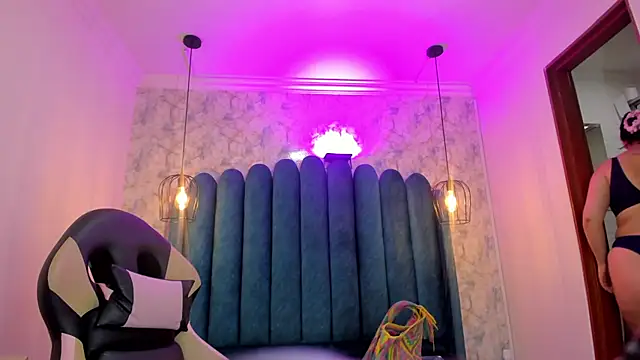 Snapshot of nalalye_cruzz_ chatting on February 28, 2:56 am nalalye cruzz online show from February 28, 2:56 am