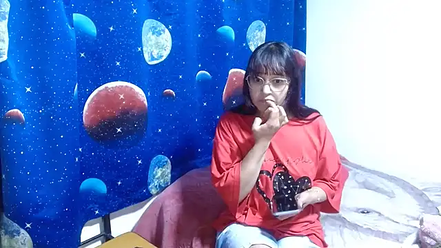 clarisse69 online show from April 4, 11:57 pm