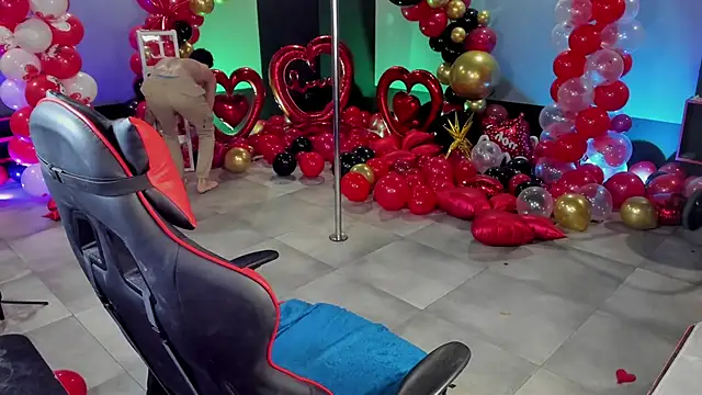 dirty-boss online show from February 13, 11:50 am