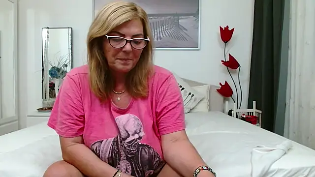 YulliaMilf online show from October 23, 2:38 pm