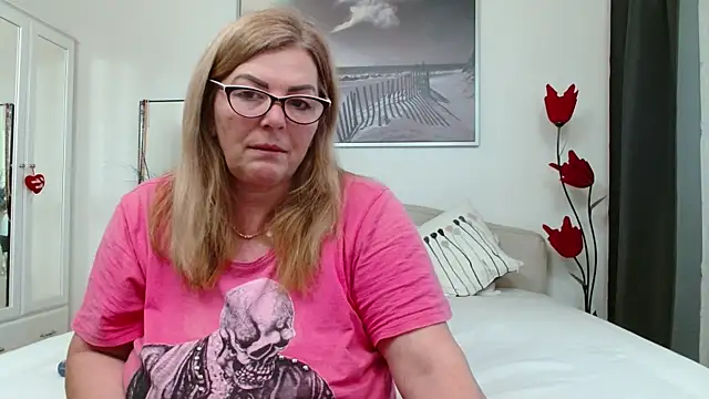 YulliaMilf online show from March 7, 3:20 pm