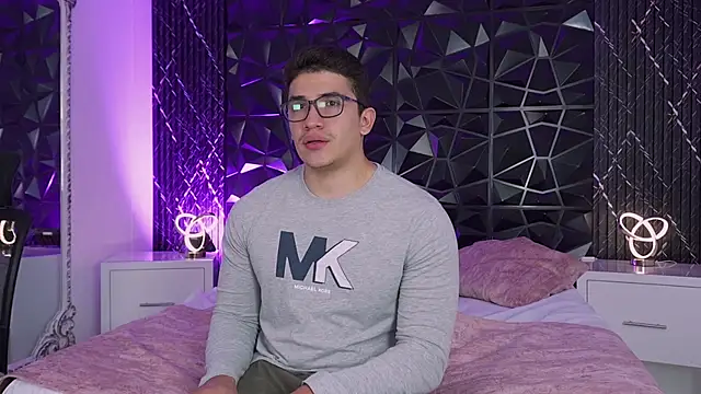 Snapshot of JeffDaltton chatting on December 16, 8:47 pm JeffDaltton online show from December 16, 8:47 pm