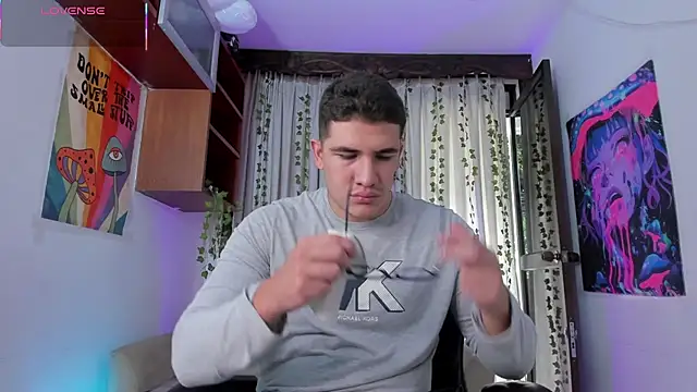 Snapshot of JeffDaltton chatting on January 16, 7:51 pm JeffDaltton online show from January 16, 7:51 pm