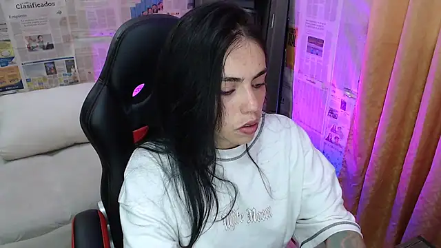 i am nina  online show from October 22, 9:58 pm