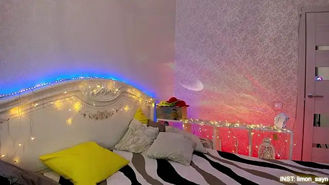 LillyMoure  online show from January 31, 11:14 pm