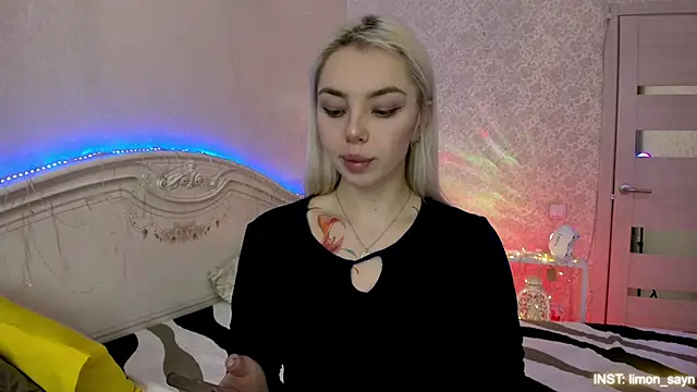 LillyMoure  online show from February 1, 11:03 pm