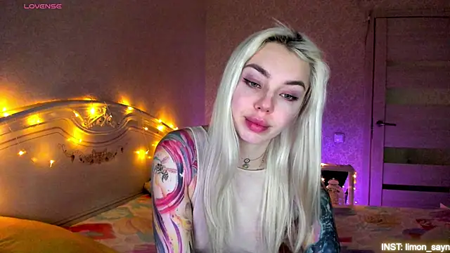 LillyMoure  online show from March 16, 11:09 pm