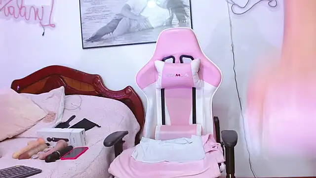 Amelie Rousell online show from March 13, 8:54 pm