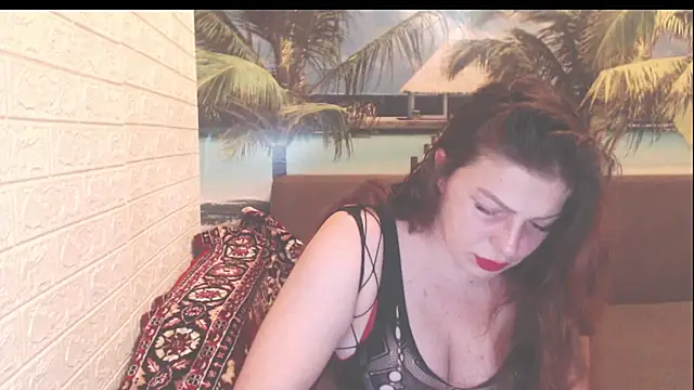 Queen  Natasha online show from October 23, 8:18 pm