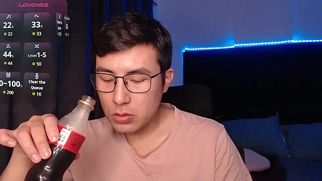 andrewmhilton  online show from March 15, 5:46 am