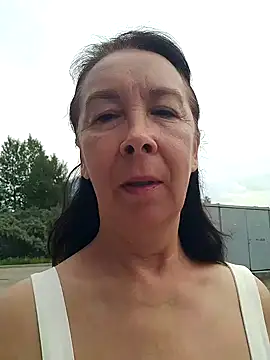 Snapshot of Celine_Faer1 chatting on June 8, 11:10 am Celine Faer1 online show from June 8, 11:10 am