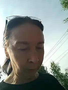 Snapshot of Celine_Faer1 chatting on June 11, 10:02 am Celine Faer1 online show from June 11, 10:02 am