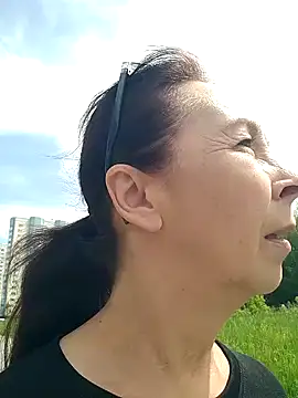 Snapshot of Celine_Faer1 chatting on June 13, 6:33 am Celine Faer1 online show from June 13, 6:33 am