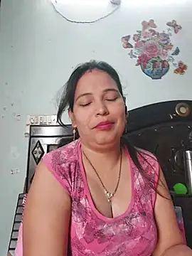 Snapshot of Poojabhabi101 chatting on May 25, 5:24 am Poojabhabi101 online show from May 25, 5:24 am