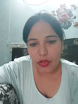 Snapshot of Poojabhabi101 chatting on June 5, 7:25 am Poojabhabi101 online show from June 5, 7:25 am