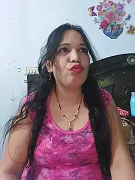 Snapshot of Poojabhabi101 chatting on June 8, 6:14 am Poojabhabi101 online show from June 8, 6:14 am