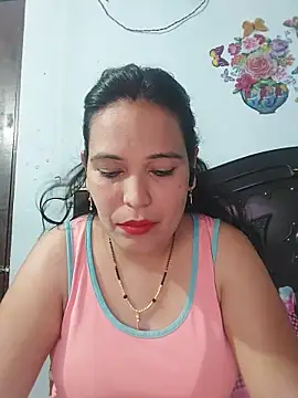 Snapshot of Poojabhabi101 chatting on June 10, 6:01 am Poojabhabi101 online show from June 10, 6:01 am
