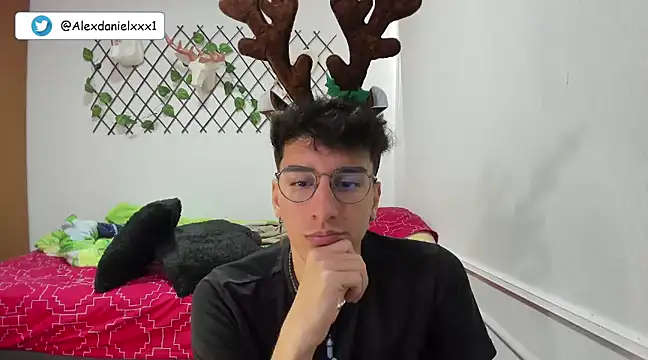 Snapshot of Jackson_Careyy chatting on December 10, 6:38 pm Jackson Careyy online show from December 10, 6:38 pm