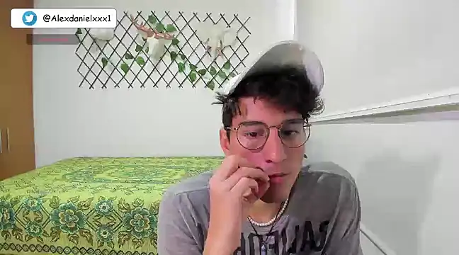 Snapshot of Jackson_Careyy chatting on February 21, 7:43 pm Jackson Careyy online show from February 21, 7:43 pm