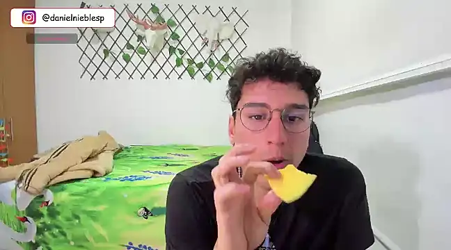 Snapshot of Jackson_Careyy chatting on March 15, 10:33 pm Jackson Careyy online show from March 15, 10:33 pm