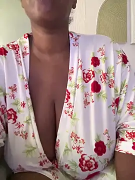 LiraRusso online show from April 5, 10:29 pm